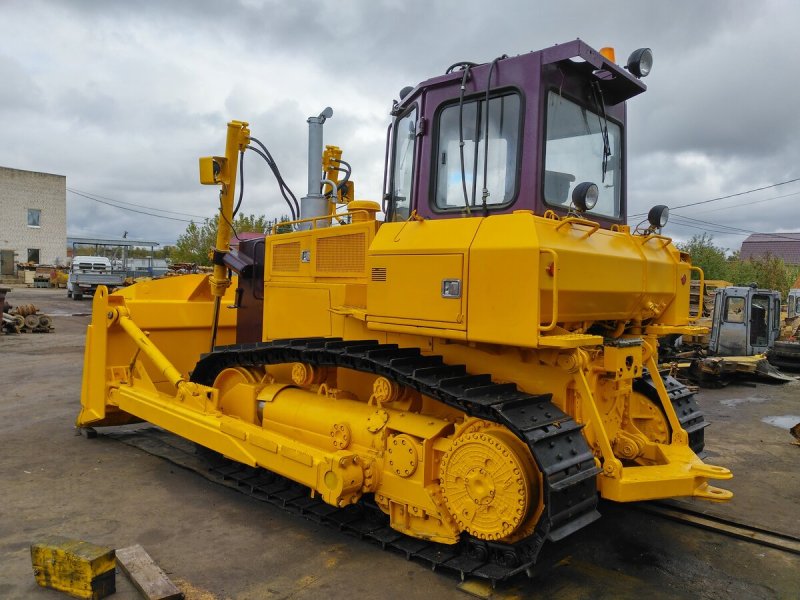 Гусеничный трактор ЧЕТРА Т-11