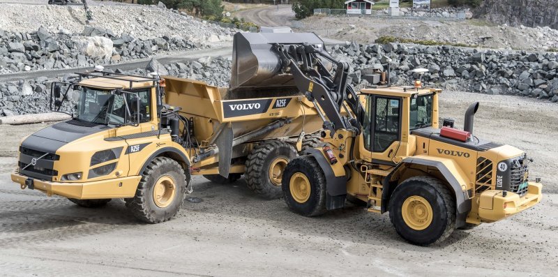 Самосвал Volvo a25