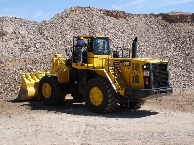 Komatsu wa600-6