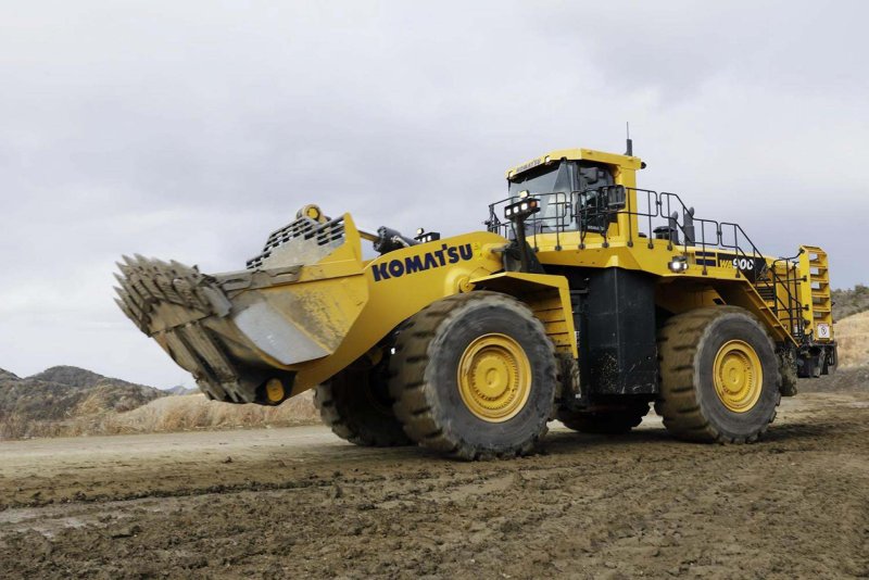 Погрузчик фронтальный wa900 Komatsu