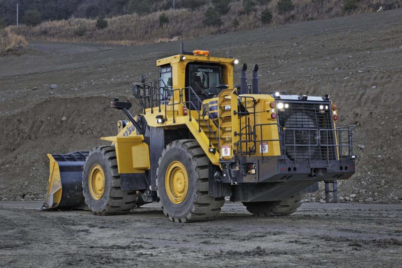 Komatsu wa900-8r