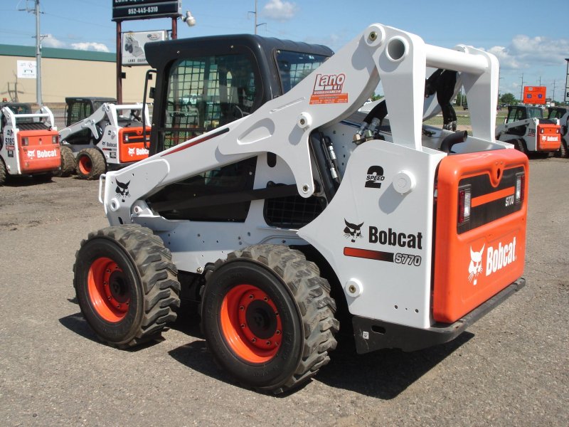 Мини-погрузчик Bobcat s770