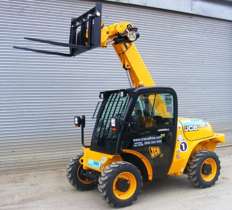 Мини погрузчик JCB С телескопом