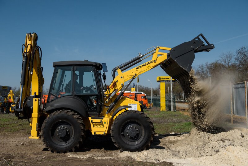 Погрузчик New Holland b115b