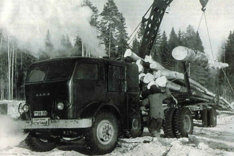 Советский паровой автомобиль нами-012