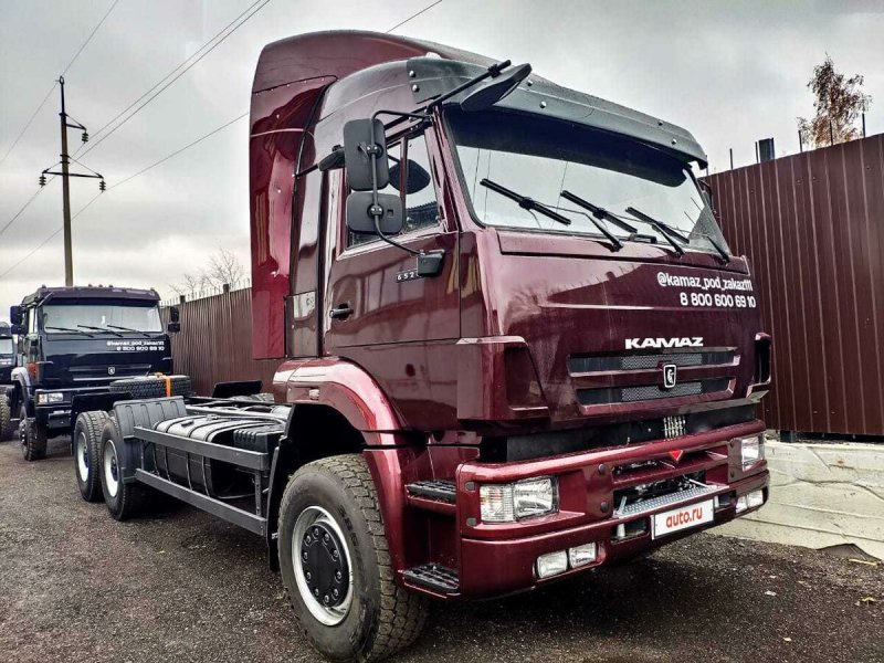 КАМАЗ 6520 тягач