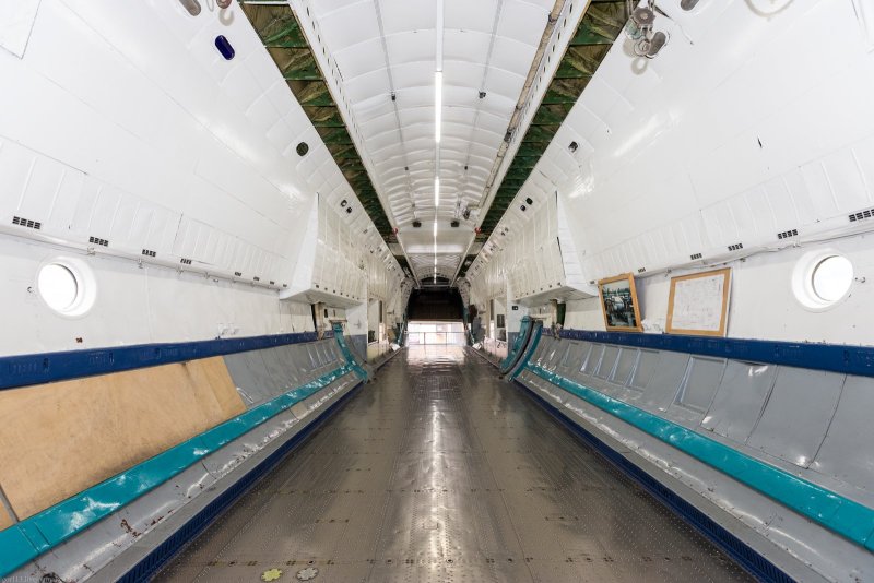 АН-22 Антей внутри