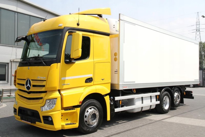Mercedes Actros 2542