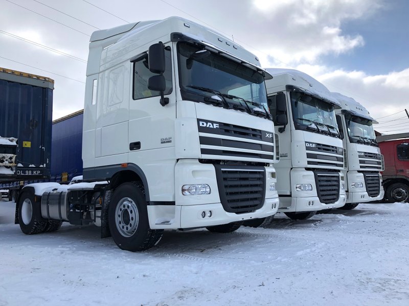 Фура DAF XF 105