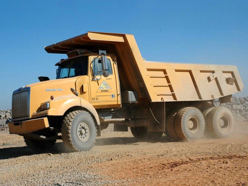 Грузовой самосвал тас 3500