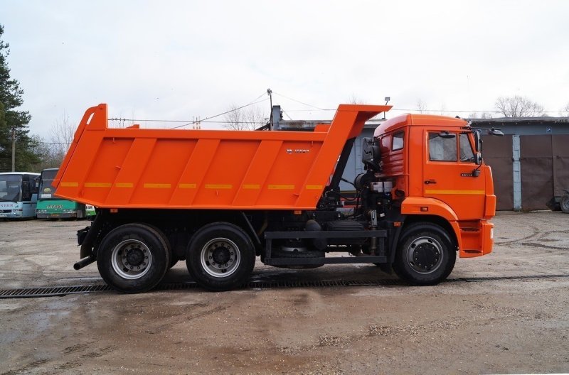 Грузовой самосвал КАМАЗ 65115