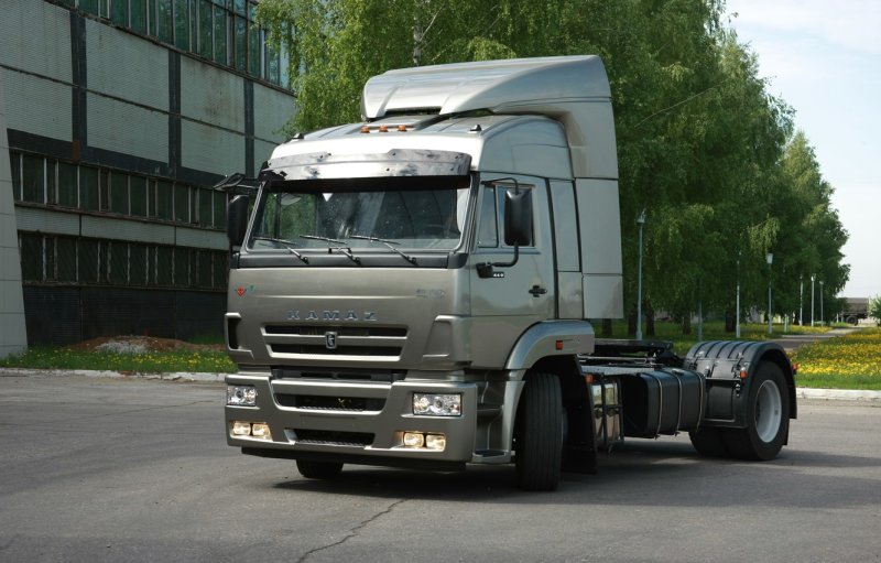 КАМАЗ-5460 седельный тягач