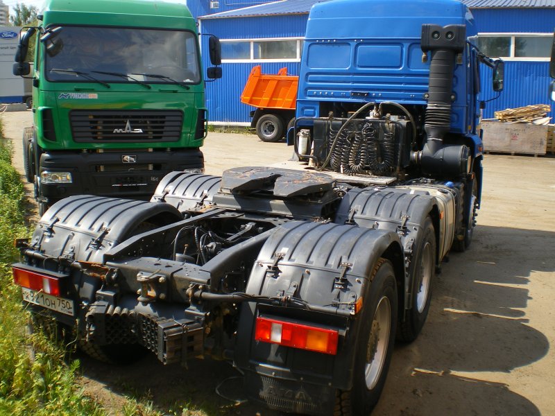 КАМАЗ-6460 седельный тягач