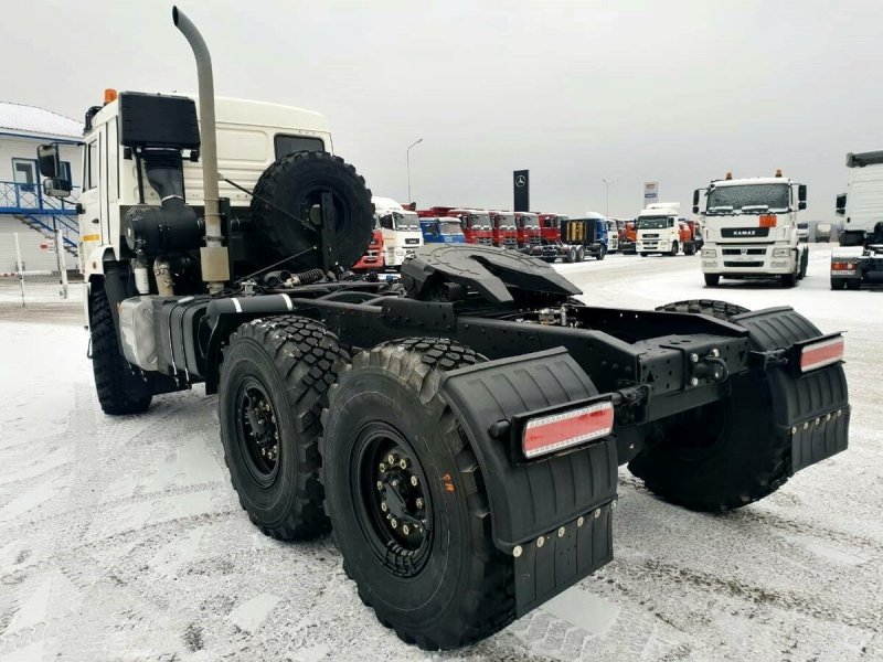 Тягач КАМАЗ 53504