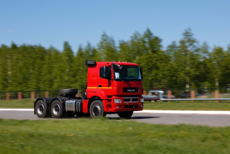 Седельный тягач КАМАЗ 65206