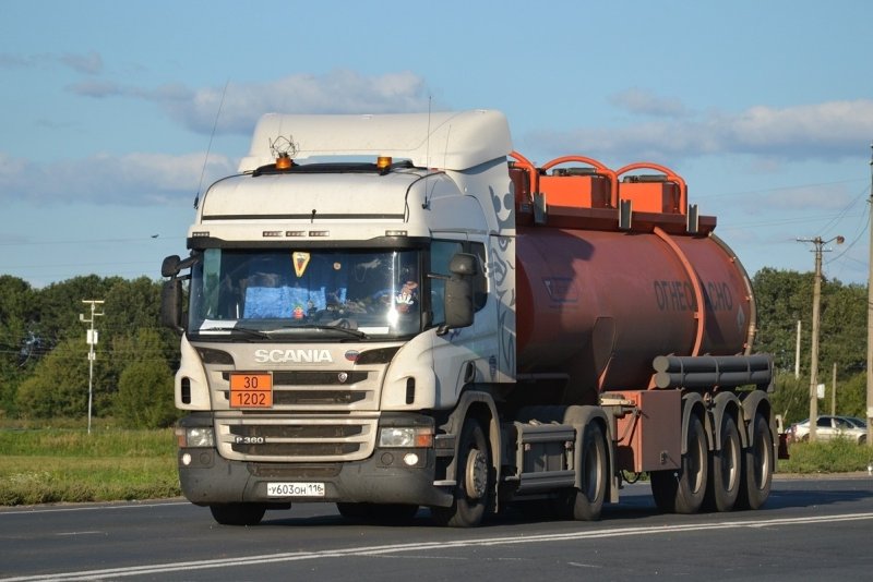 Scania p360 бензовоз