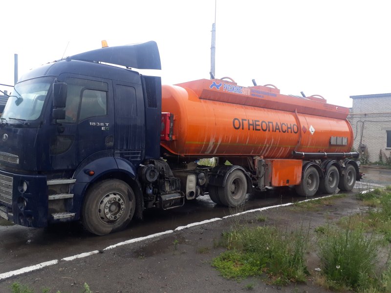 Ford Cargo 3238c бензовоз цистерна