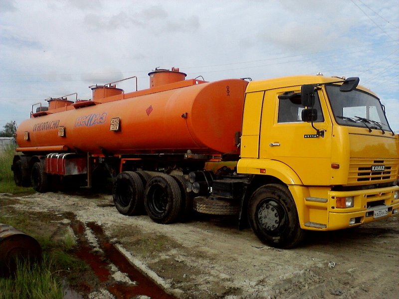 КАМАЗ 65116 молоковоз