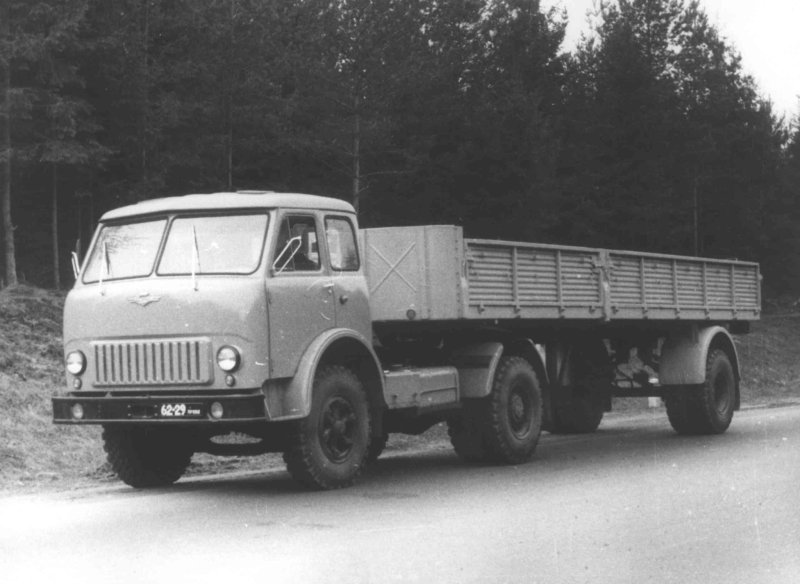 МАЗ 504 седельный тягач СССР