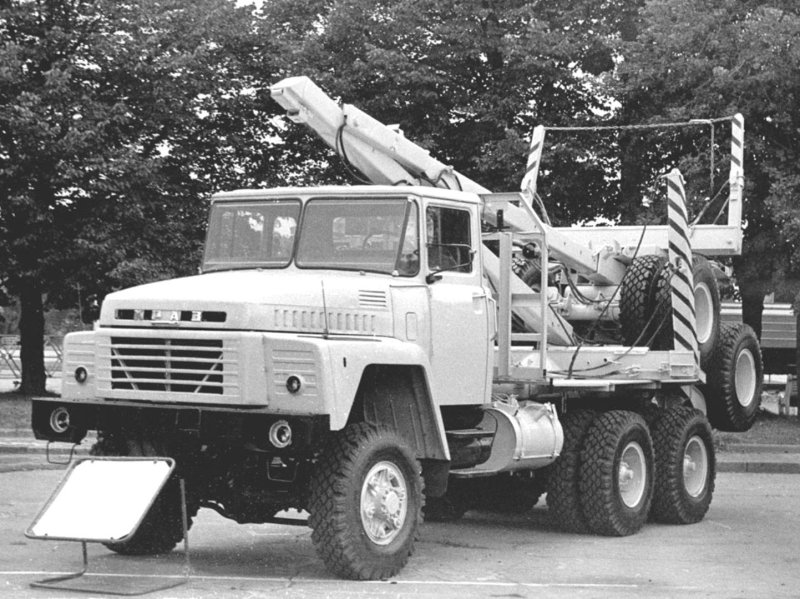 КРАЗ 6437