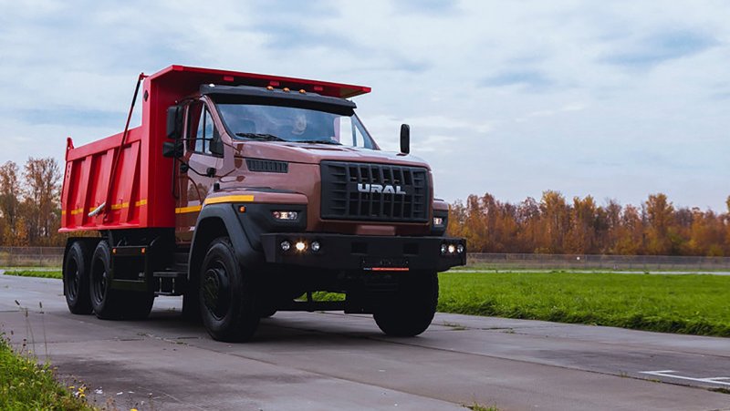 Самосвал Урал 73945