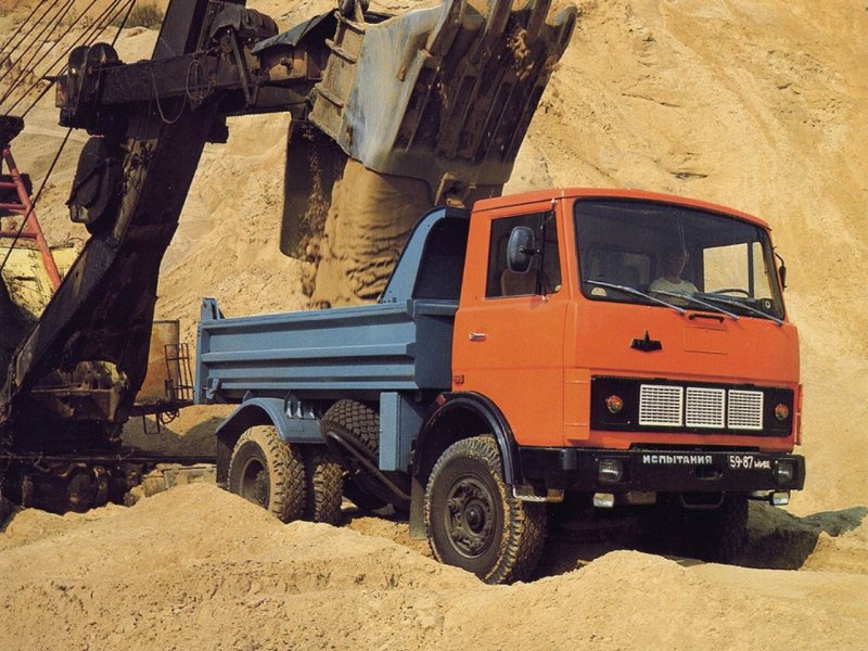Грузовик МАЗ 5551