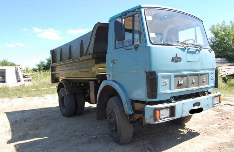 МАЗ 5551 самосвал