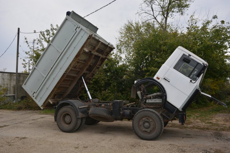 МАЗ 5551 самосвал сельхозник