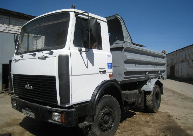 МАЗ 5551 самосвал