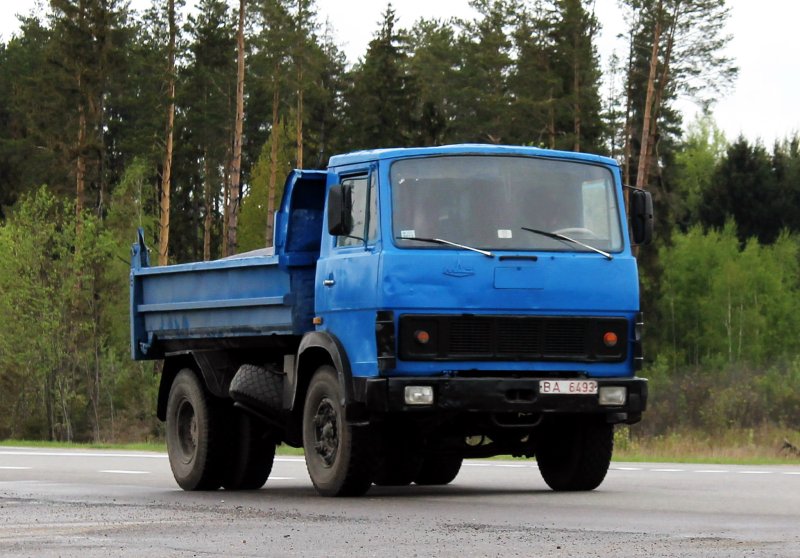 Грузовик МАЗ 5551