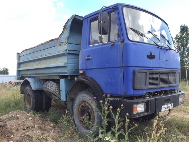 МАЗ 5551 самосвал