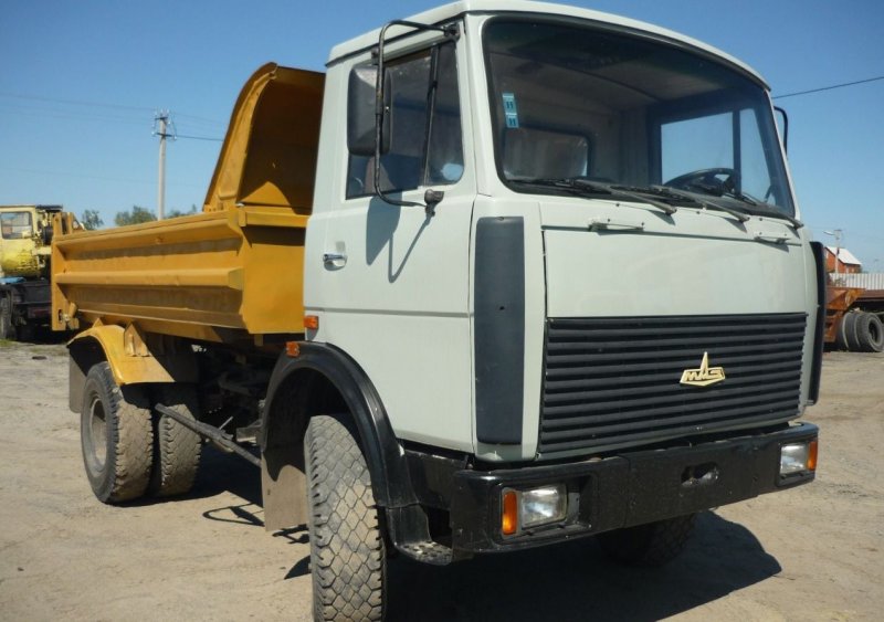 Грузовик МАЗ 5551