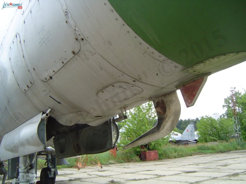 Су-15 шасси