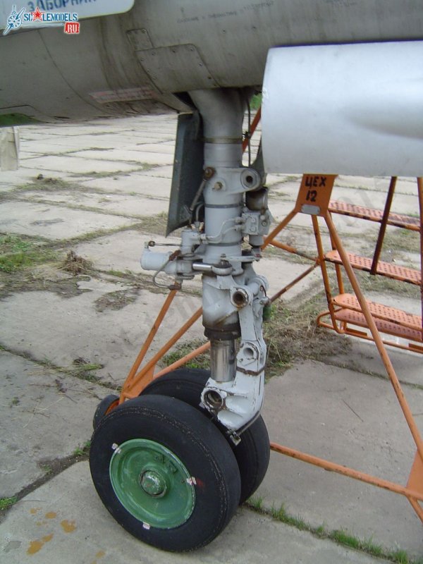 Су 26 с передней стойкой шасси