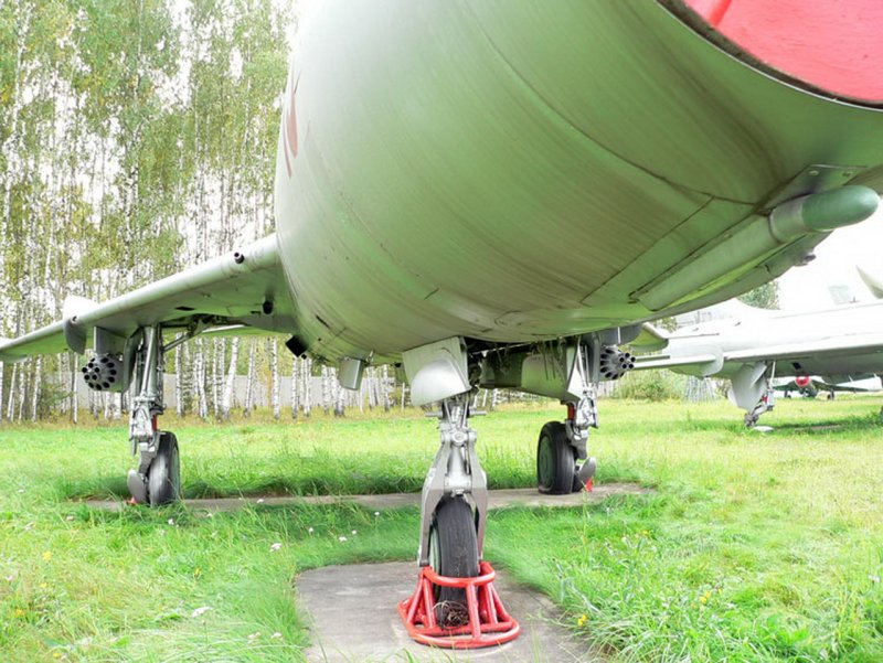 Су-7 шасси
