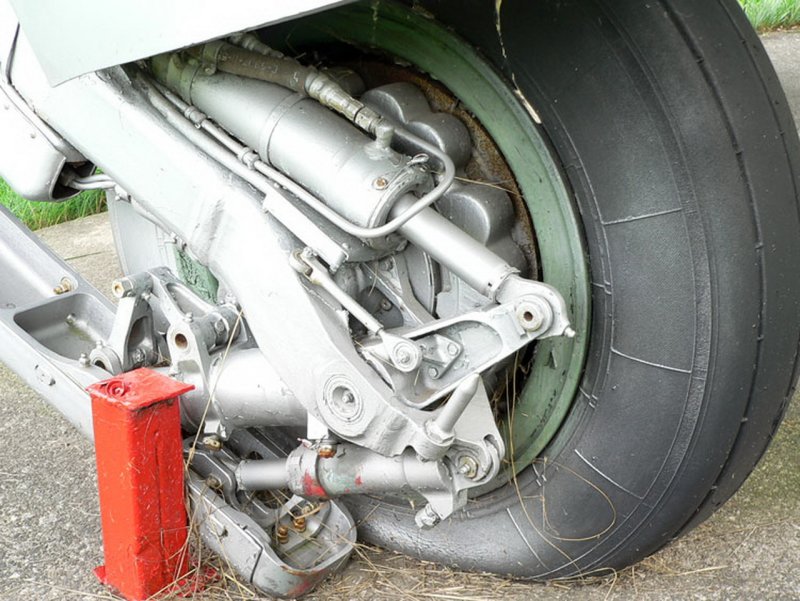 Су-7 шасси