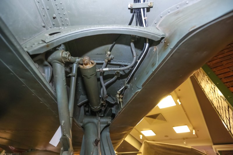 B-757 ниши шасси