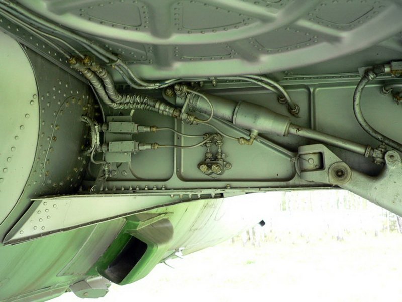 Су-17 ниши шасси