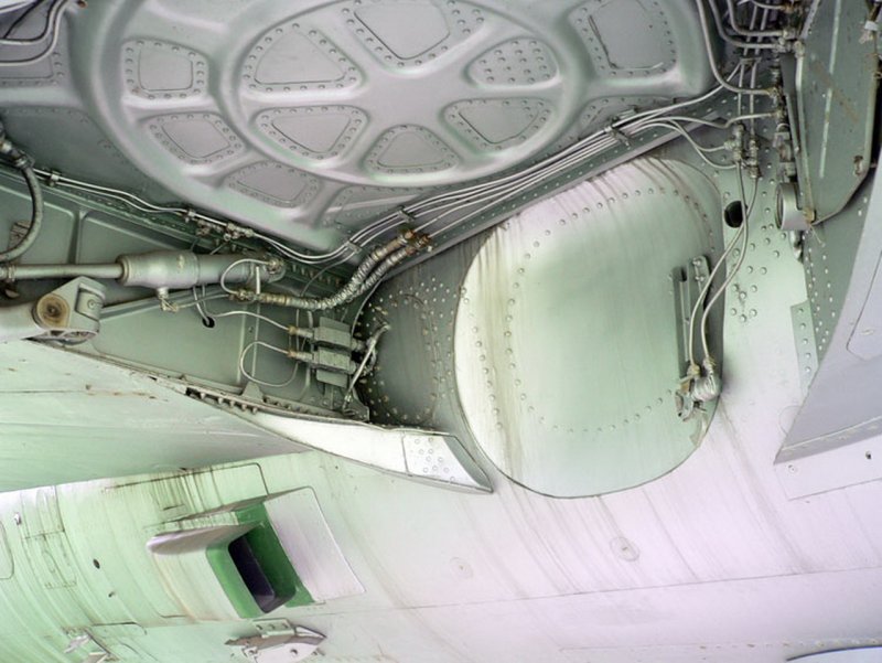 Су-7б шасси
