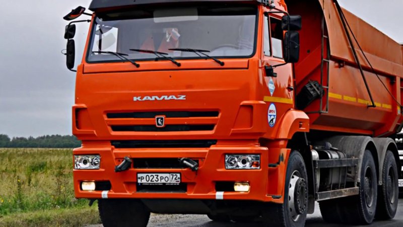 КАМАЗ 6520 спереди