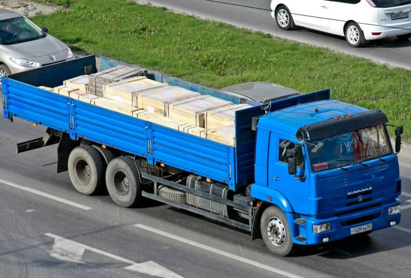 Грузовик КАМАЗ 65117