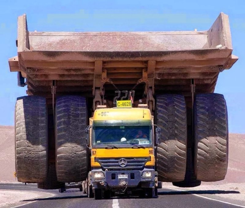 Mercedes Actros самосвал карьерный