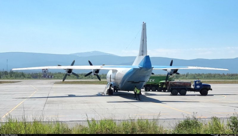 Антонов АН-12