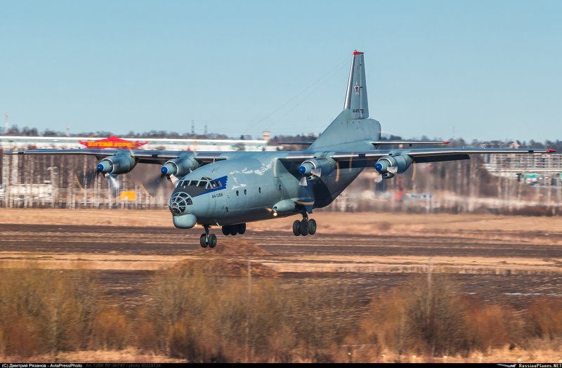 Самолёт АН-12бк ППС