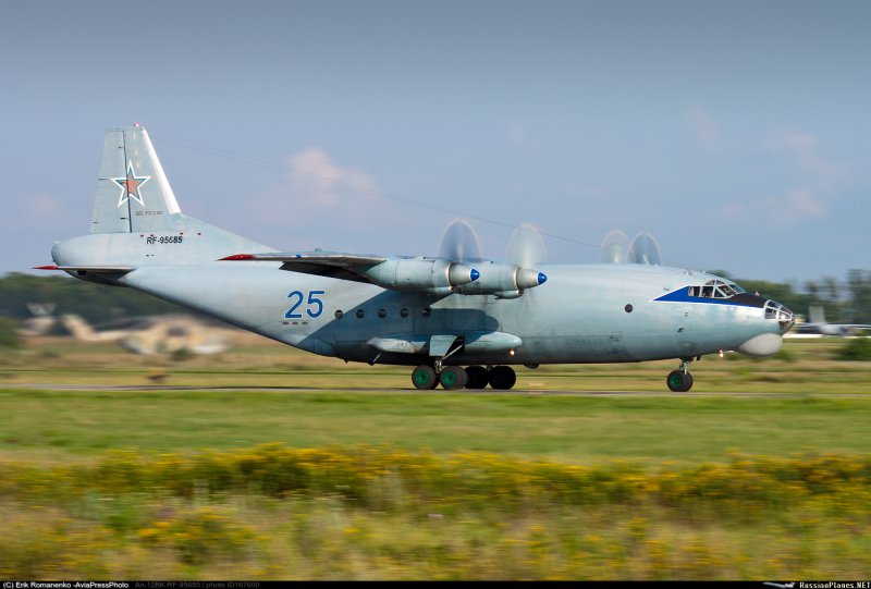 Шасси самолет АН-12
