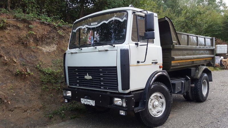 Грузовик МАЗ 5551