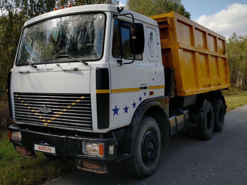 Самосвал МАЗ-5516-30.