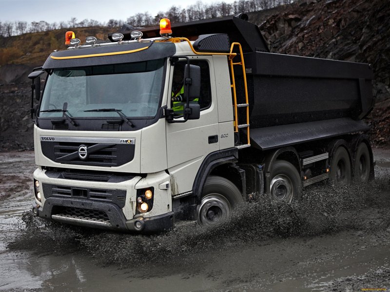 Volvo fm 8x4 самосвал