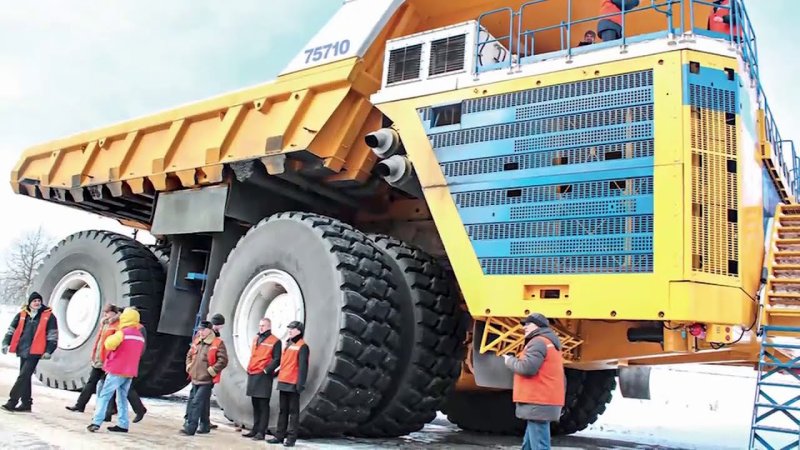 БЕЛАЗ-75710 самосвал