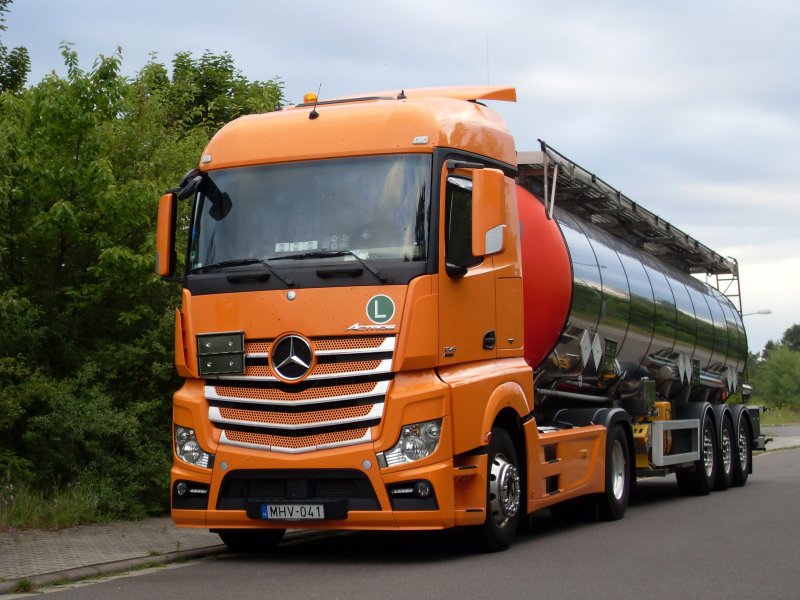 Mercedes-Benz Актрос бензовоз